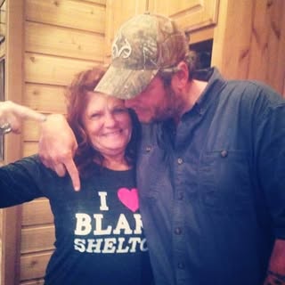 Blake Shelton — artist photo