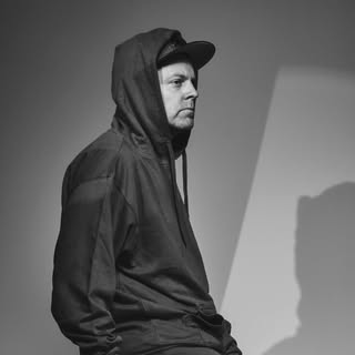 DJ Shadow — artist photo