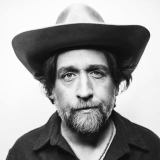 Hayes Carll — artist photo