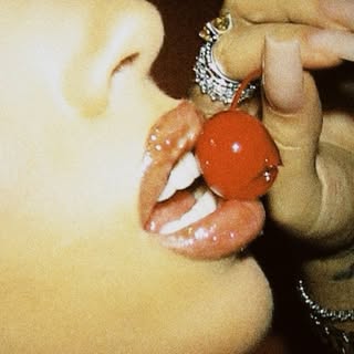 Kali Uchis β artist photo