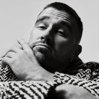Travis Kelce — artist photo