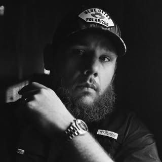 Luke Combs — artist photo