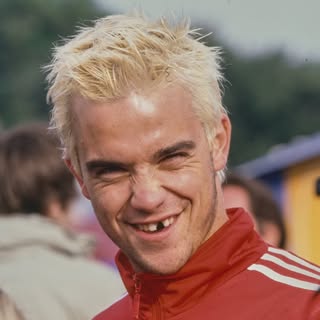 Robbie Williams — artist photo