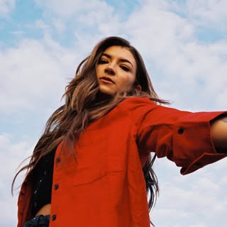 Tenille Townes — artist photo