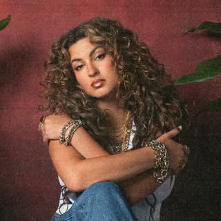 Tori Kelly β artist photo