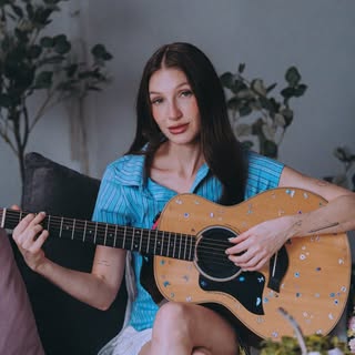 Yami Safdie — artist photo